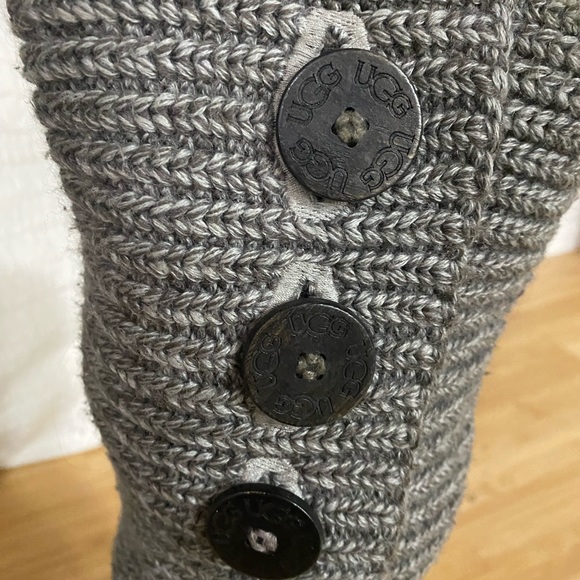 Grey Size 8 UGG Classic Cardy II Button Detailed Boots - Picture 5 of 14